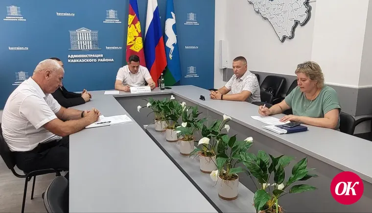 Водоснабжение многоквартирных домов и помощь бойцу СВО обсудили участники приема граждан по личным вопросам
