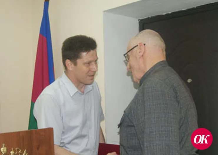 Приветствовали стоя