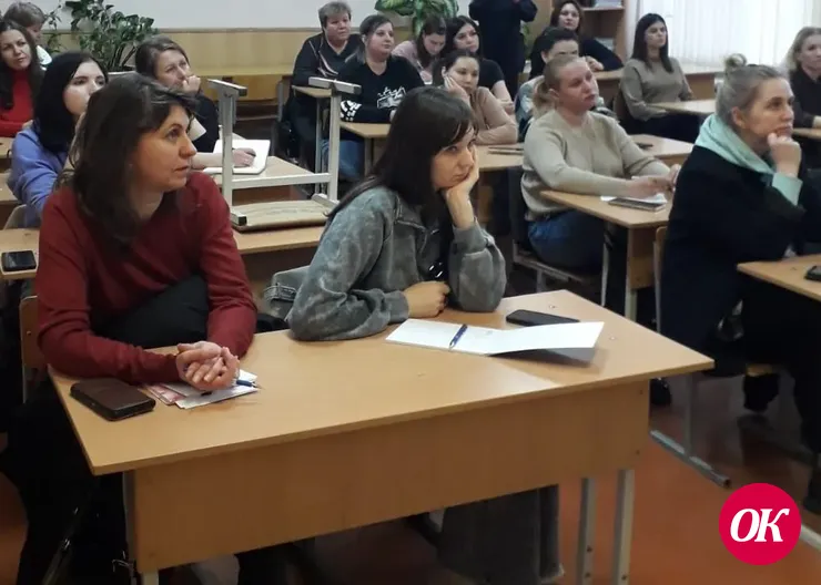 Правоохранители приняли участие в общешкольных родительских собраниях