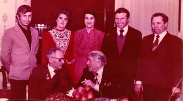 Народный артист СССР Крючков в ст. Кавказской у отца в ДК 1985 г.