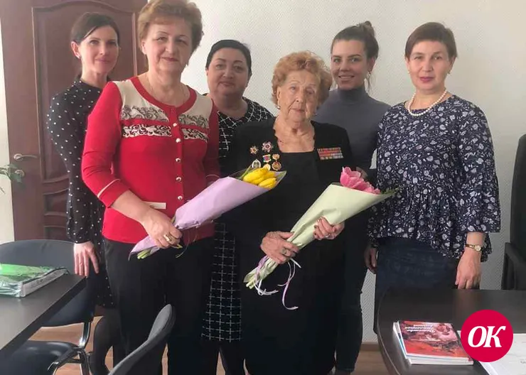 Коллектив управления Пенсионного фонда в Кавказском районе встретился с участницей Великой Отечественной войны Лидией Ивановной Резниченко