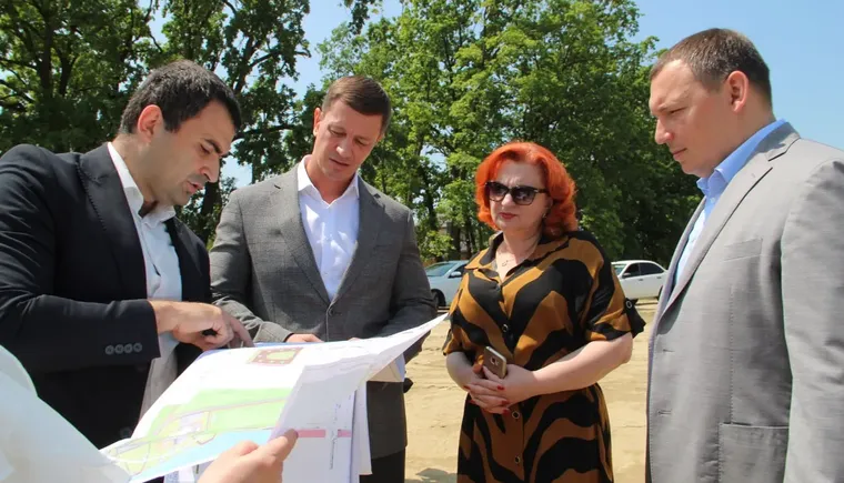 В Кропоткине продолжается благоустройство набережной