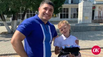 Молодые депутаты Совета Кавказского района Армен Симонян, Игорь Савин и Андрей Поленов накануне Дня знаний побывали в многодетных семьях и поздравили учеников с началом учебного года