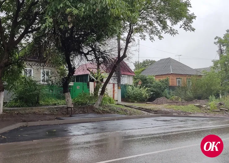 Благодаря депутатам районного и городского Советов на улице Пушкина благоустроена площадка автобусной остановки «Кавказская гора»