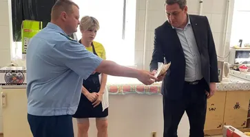 photo_5280580497531068106_y