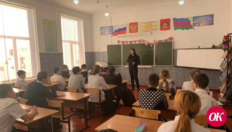 Полицейские проводят мероприятия в рамках антинаркотической акции «Набат»