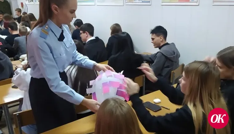 В Кавказском районе госавтоинспекторы провели краш-курс по безопасности дорожного движения для будущих юристов