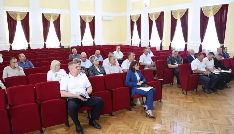 В Кавказском районе состоялось очередное заседание муниципальной комиссии по обеспечению безопасности дорожного движения муниципалитета