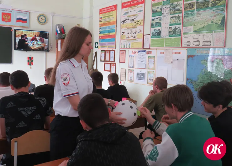В Кавказском районе госавтоинспекторы провели краш-курс для студентов