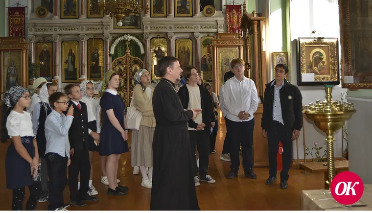 Живописцы из станицы Казанской познакомились с «Таинством деревянного кружева» и посетили музей «Казачья хата»
