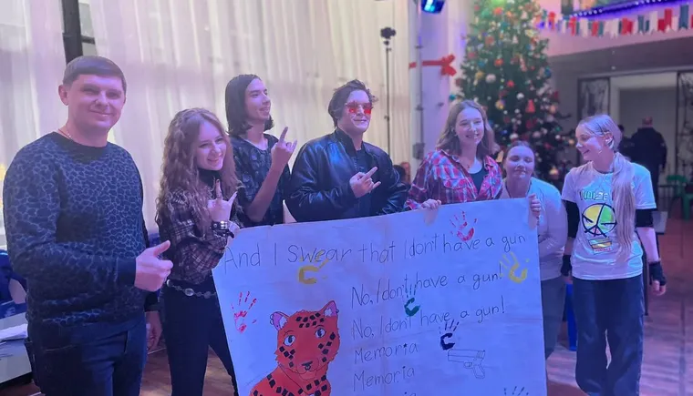 photo_5372979318679604905_y