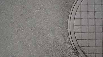 https://ognikubani.ru/wp-content/uploads/2023/03/outdoors-cobblestone-texture-with-manhole