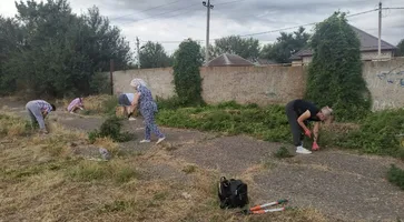 В Привольном навели порядок на стадионе