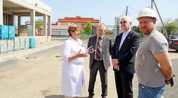 photo_5345956002924720908_y