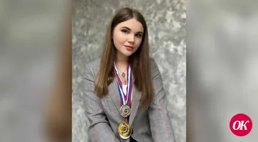 Ученица лицея №45 Изабелла Валуйская готовится к заключительному этапу Всероссийской олимпиады школьников по обществознанию