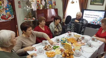 https://ognikubani.ru/wp-content/uploads/2023/02/члены-клуба-Молодая-душа-в-краеведческом-музее_1