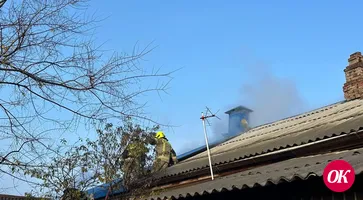 Пожарные потушили горящий дом