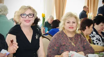 photo_5422435502017075915_y