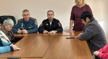 photo_5355206791249653040_y