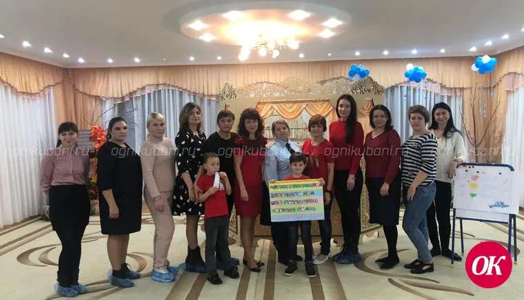 Знает вся моя семья, знаю ПДД и я