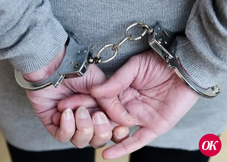 Полицейские задержали женщину, собирающую коноплю