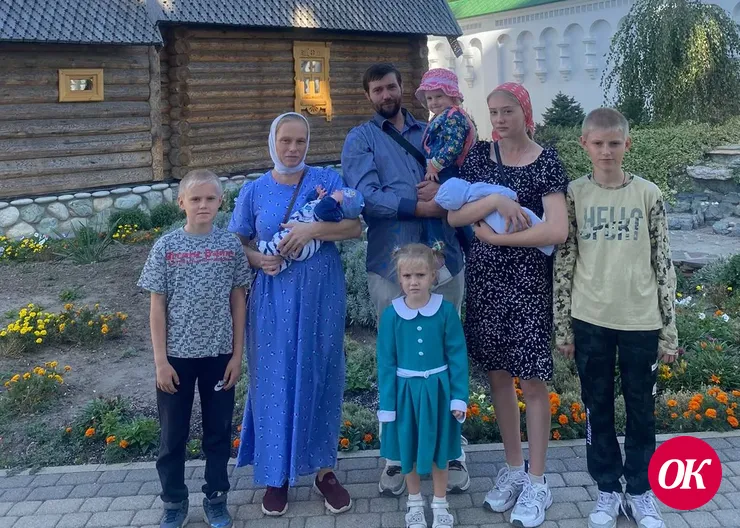 Многодетным родителям Александре и Евгению Шумиловым из станицы Кавказской помогает в воспитании детей вера в Бога