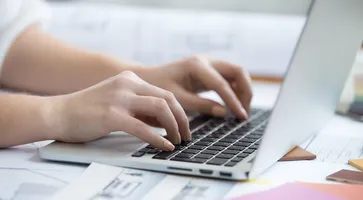 https://ognikubani.ru/wp-content/uploads/2023/04/typing-on-laptop-close-up