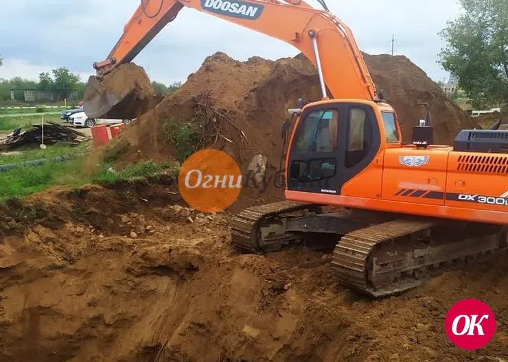 В микрорайоне-1 г.Кропоткина в очередной раз обвалился канализационный коллектор