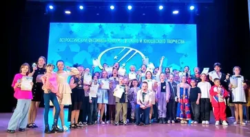 photo_5307886550983052106_y