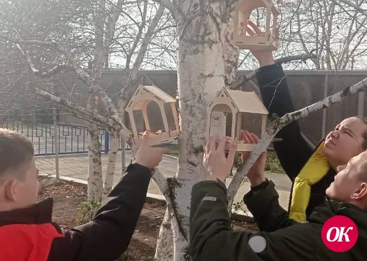 <strong>Младшее поколение хутора Лосево провели в школе Синичкин день</strong>