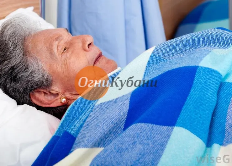 https://ognikubani.ru/wp-content/uploads/2019/09/older-woman-in-bed-with-blue-checkered-comforter