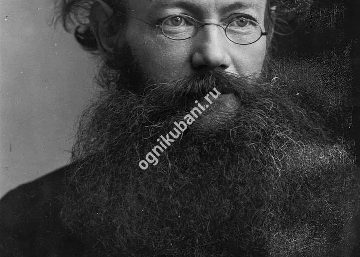 https://ognikubani.ru/wp-content/uploads/2019/12/800px-Kropotkin1