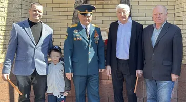 Сухих рукавов и надежного тыла!