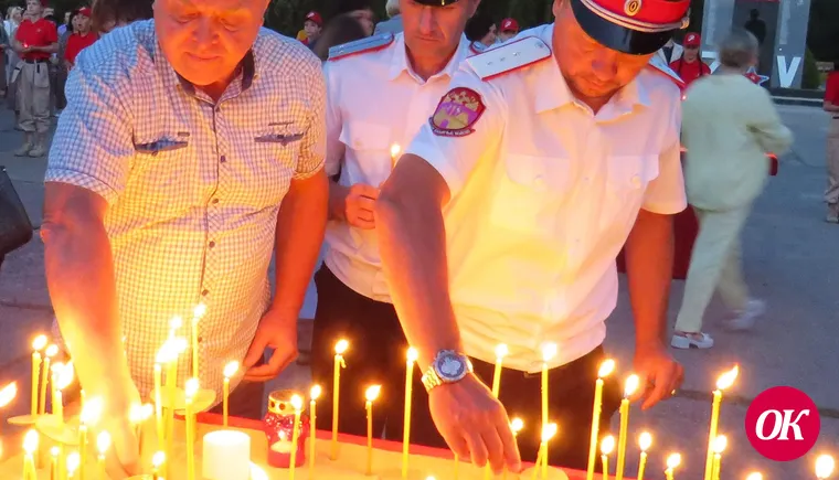 В Кавказском районе полицейские и общественники приняли участие в торжественном мероприятии, посвященном Дню памяти и скорби