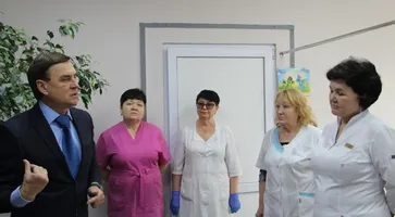 photo_5345783486973340340_y