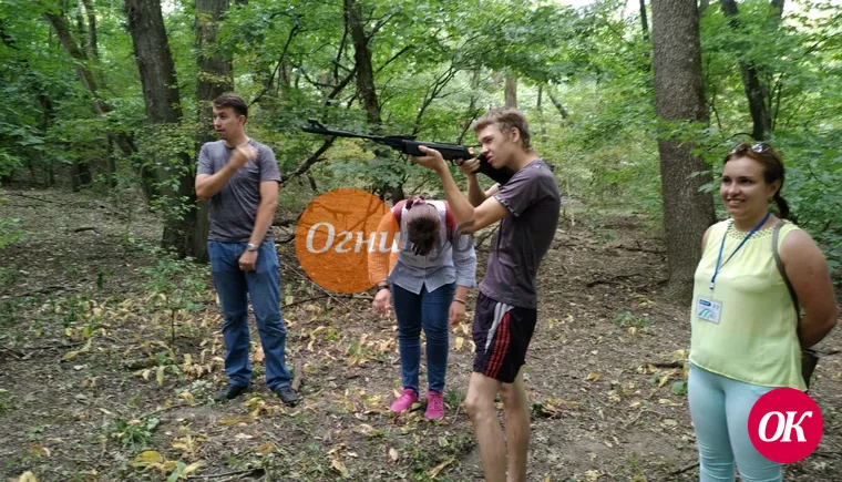 Дети играют в «урюпинцев»