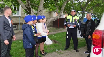 В Кавказском районе правоохранители и общественники вручили георгиевские ленточки и «фронтовые треугольники» водителям