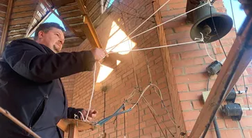 photo_5282960575132987007_y