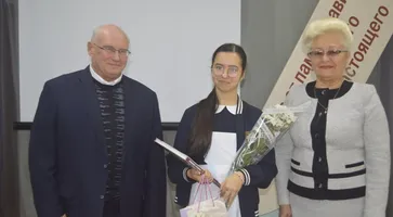 photo_5321559025315341725_y