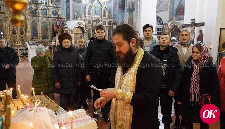 Панихиду по погибшим блокадникам Ленинграда провели в Покровском соборе