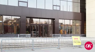 Завершается ремонт входной группы городского Дома культуры