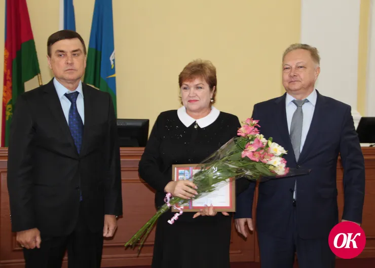 В честь Дня местного самоуправления глава Кавказского района Виталий Очкаласов поблагодарил руководителей ТОС