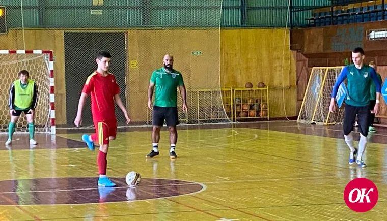 В спортивном комплексе «СМЕНА» г.Кропоткина спустя длительный перерыв стартовали соревнования по мини-футболу, посвященные Дню защитника Отечества