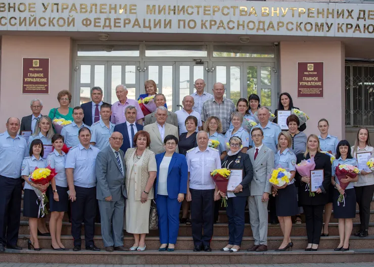 https://ognikubani.ru/wp-content/uploads/2023/09/награждение-Карабактьян_общее