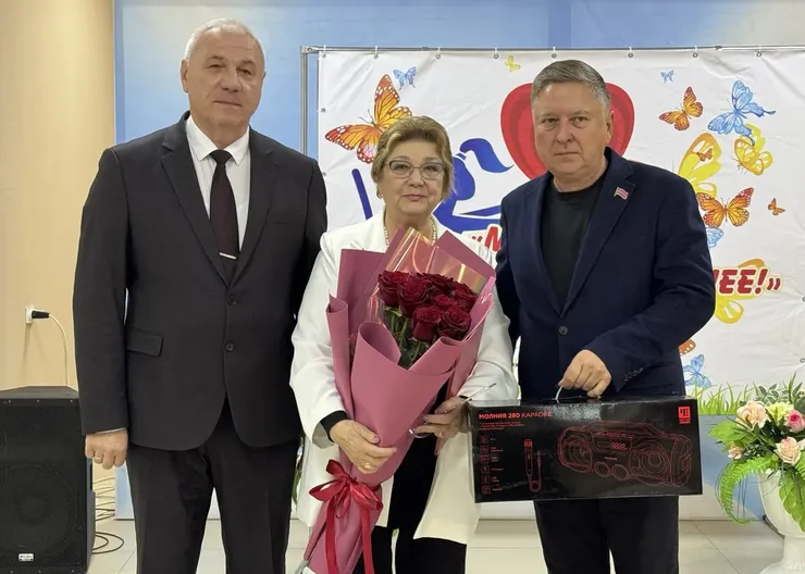 photo_5296243259715816833_y