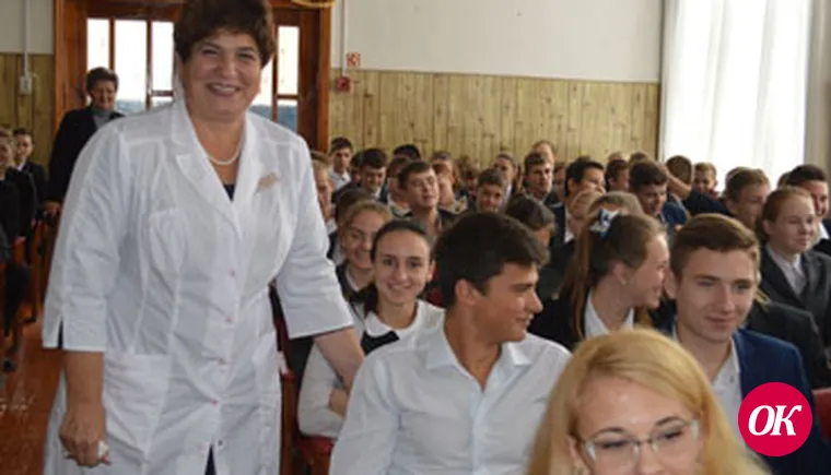 Главный врач районной больницы Эльбина Цорионова провела для школьников станицы Темижбекской Урок здоровья