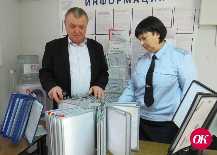 Сотрудники полиции проинформировали горожан о видах госуслуг, предоставляемых миграционной службой в электронном виде