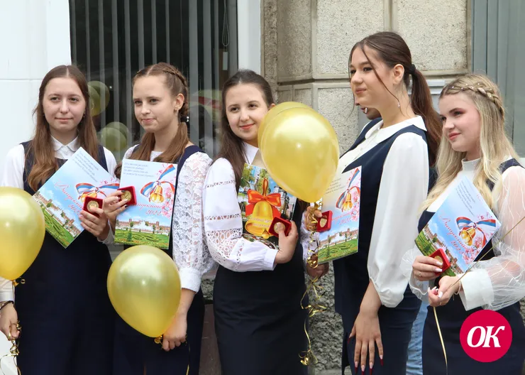 В Кавказском районе чествовали выпускников-медалистов