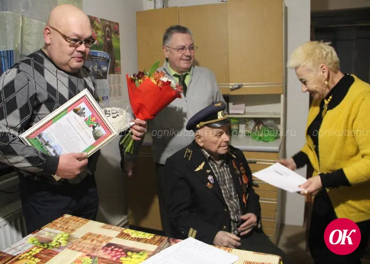 В гостях у тружеников тыла побывала большая делегация общественников и депутатов