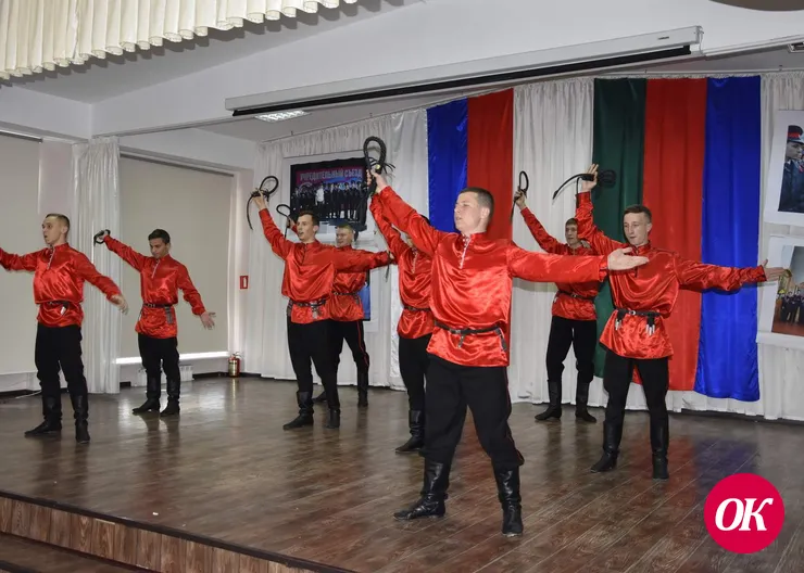 В кадетском корпусе распевались казаки